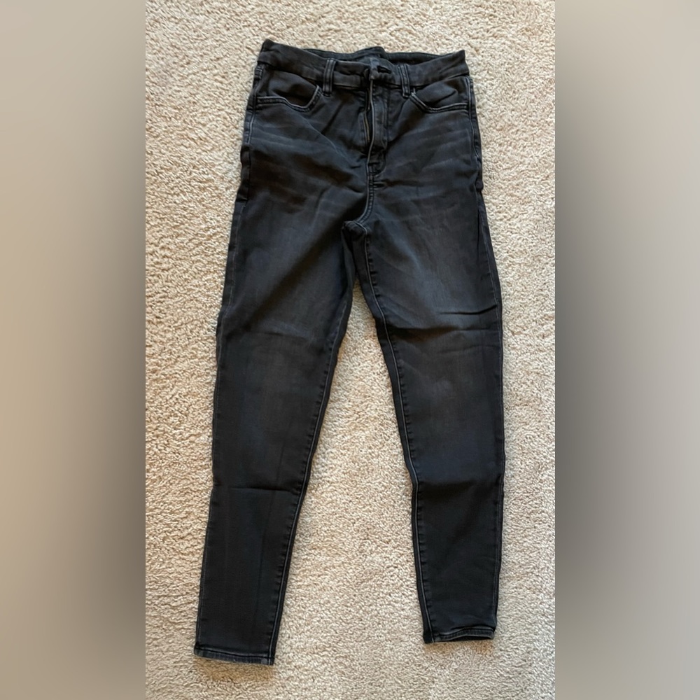 American Eagle black high waisted next level stretch skinny jeans, size 8